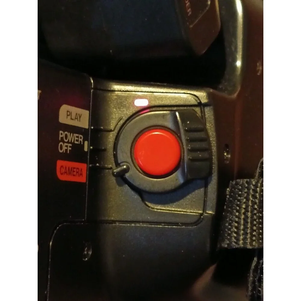 JVC GR-AX700U Camcorder Lot (1995)